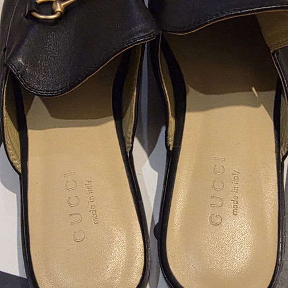 Designer Inspired Black Leather Loafers with Gold Hardware 41 - Picture 3 of 3